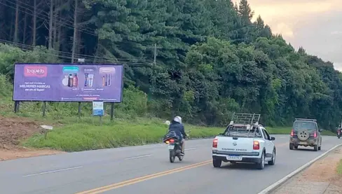 Outdoor da Exclusive em via de grande circulação